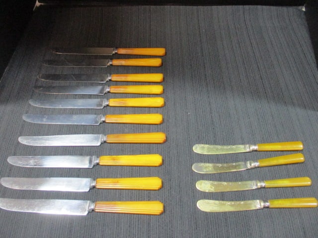 Bakelite Handle Knives: 10 (9") & 4 (6 1/2")
