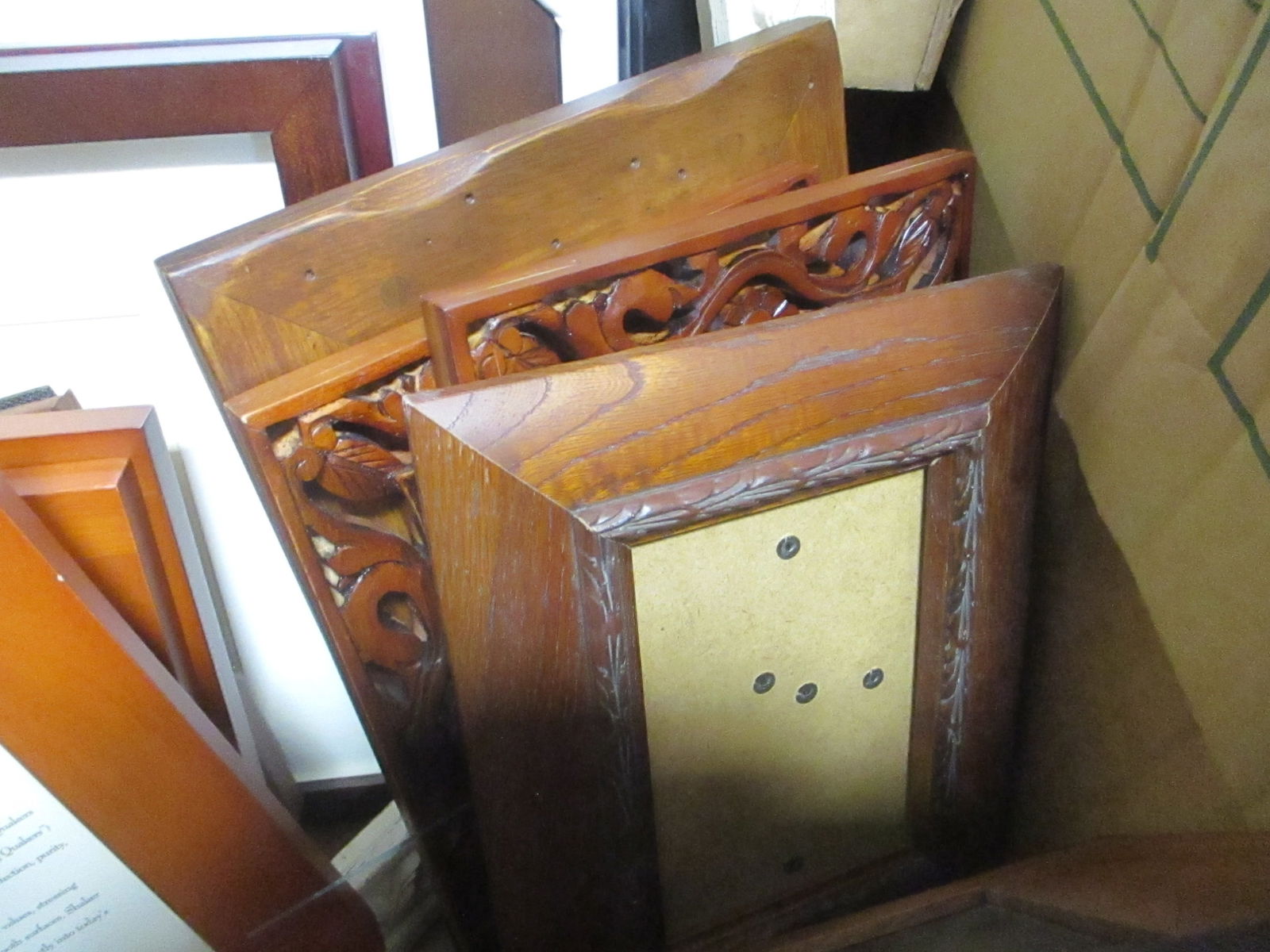 Large Lot of Picture Frames: See pictures