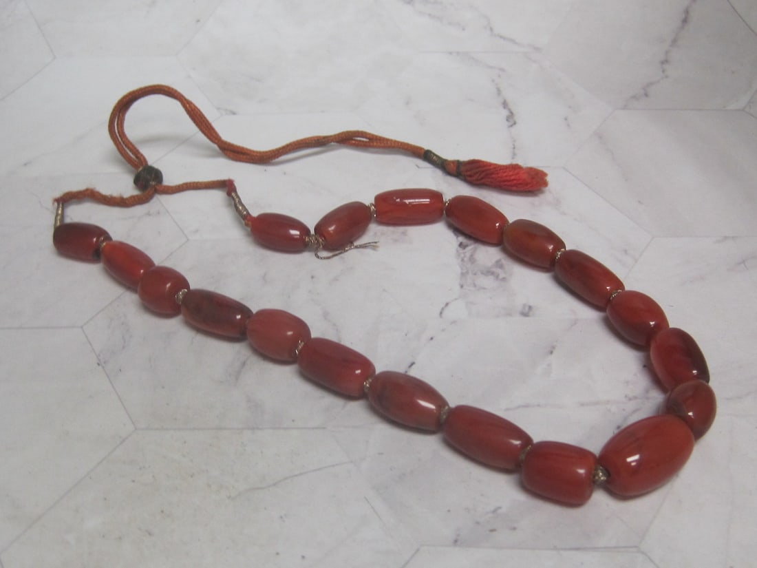 Carnelian Agate Bead Necklace: .
