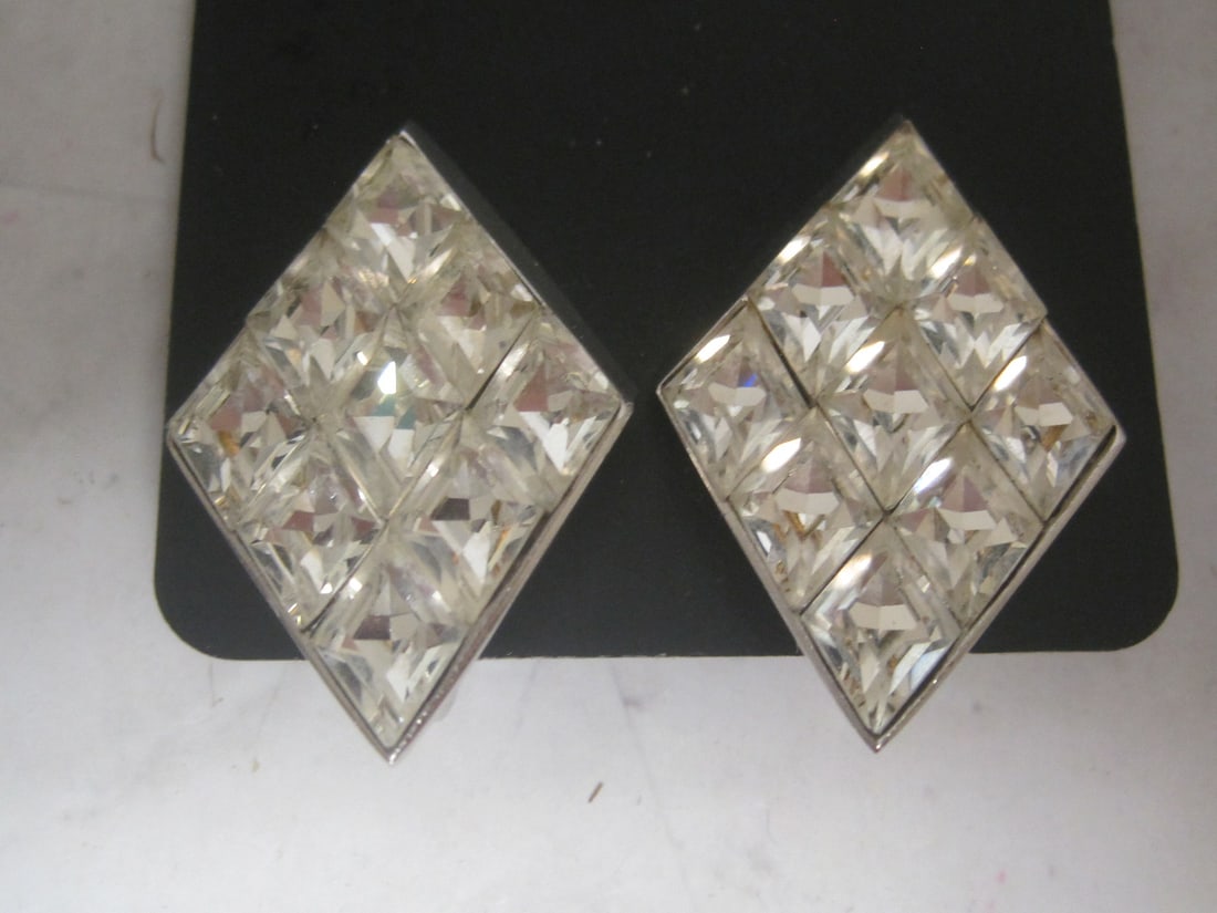 Vintage Trifari Rhinestone Clip Earrings: .