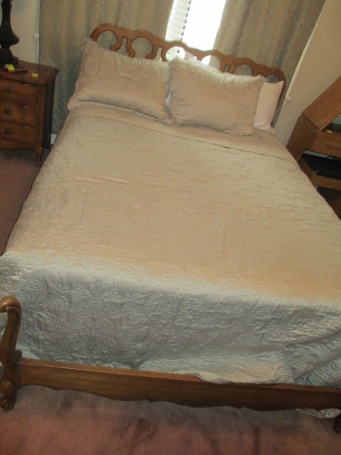Thomasville Queen Size French Provincial Bed with Metal Rails: Includes Park Place mattress and box springs, mattress pad, sheet set, Revman Satinique bedspread set and sleeping pillows, Bring Tools and Additional Person to Help You Take Bed Apart and Load, Local