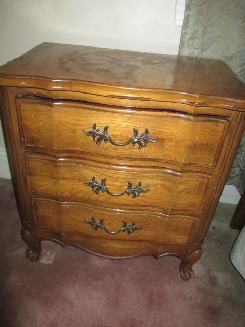 Thomasville French Provincial 3 Drawer Nightstand: 25" x 16" x 26 1/2", dovetail drawers, some scuffs, Local Pickup Only