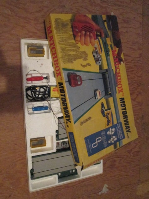 Vintage Matchbox MotorWay #12 Slot Car Set (1 of 10)