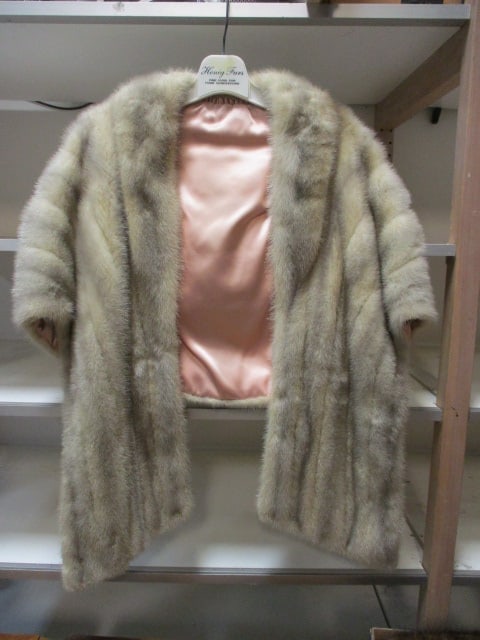Vintage Light Mink Fur Stole: .