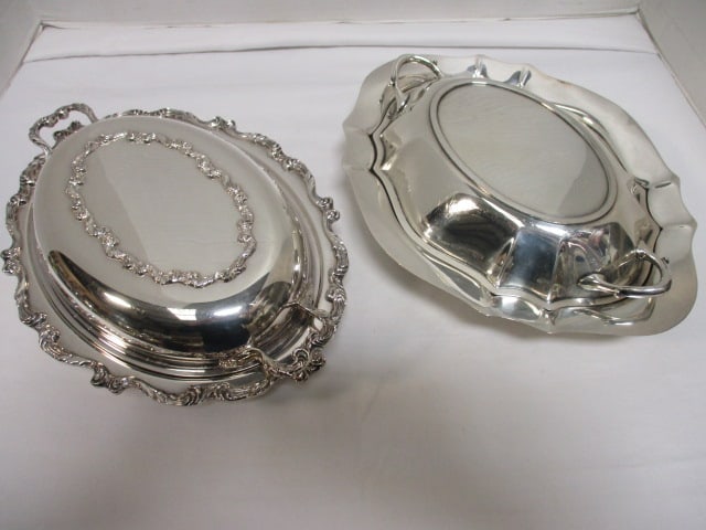2 Vintage Silverplate Covered Serving Dishes (1 of 10)