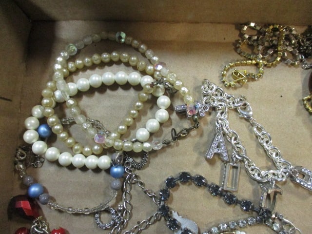 Vintage Costume Jewelry Lot - Bracelets: see pictures and preview for selection and condition