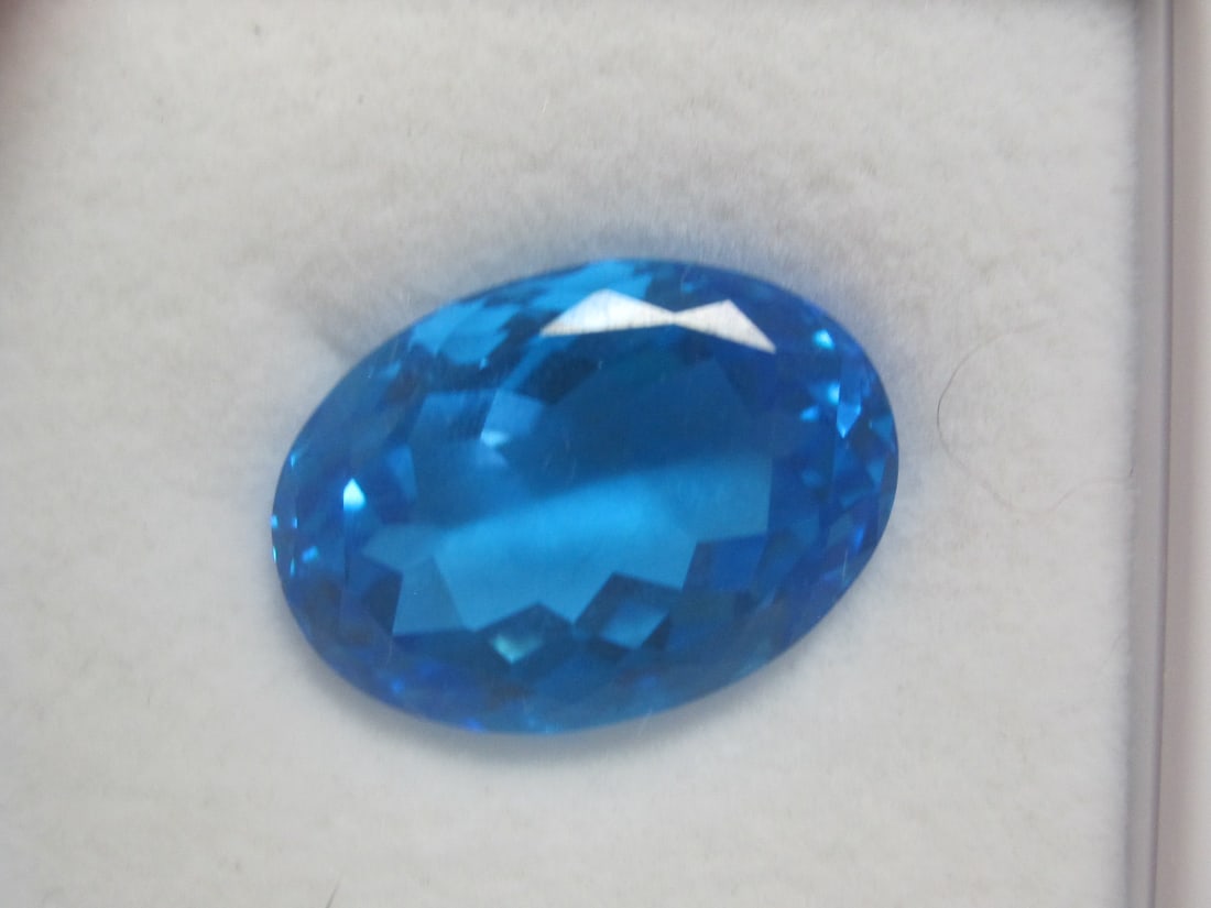 London Blue Topaz: 16.1 carats, 17.7x12.6mm, great color