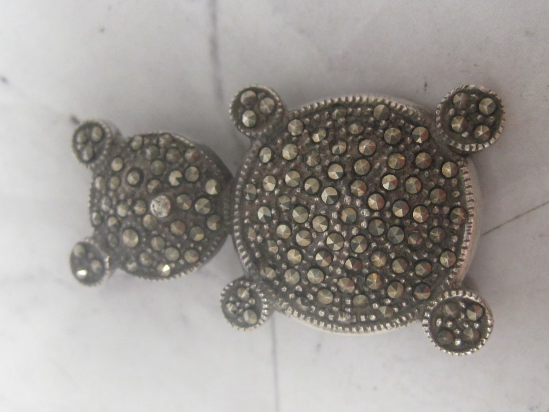 Sterling Silver Figural Bear Brooch: Weighs 11.6 grams, studded with marcasites