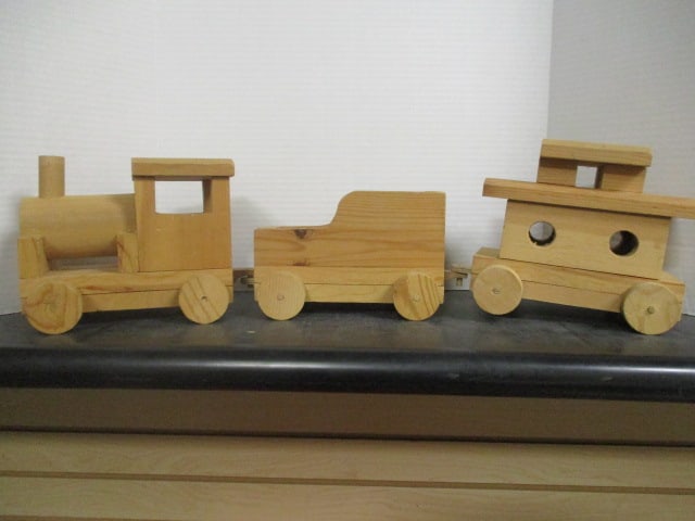 Wood 3 PC Train Set (1 of 10)