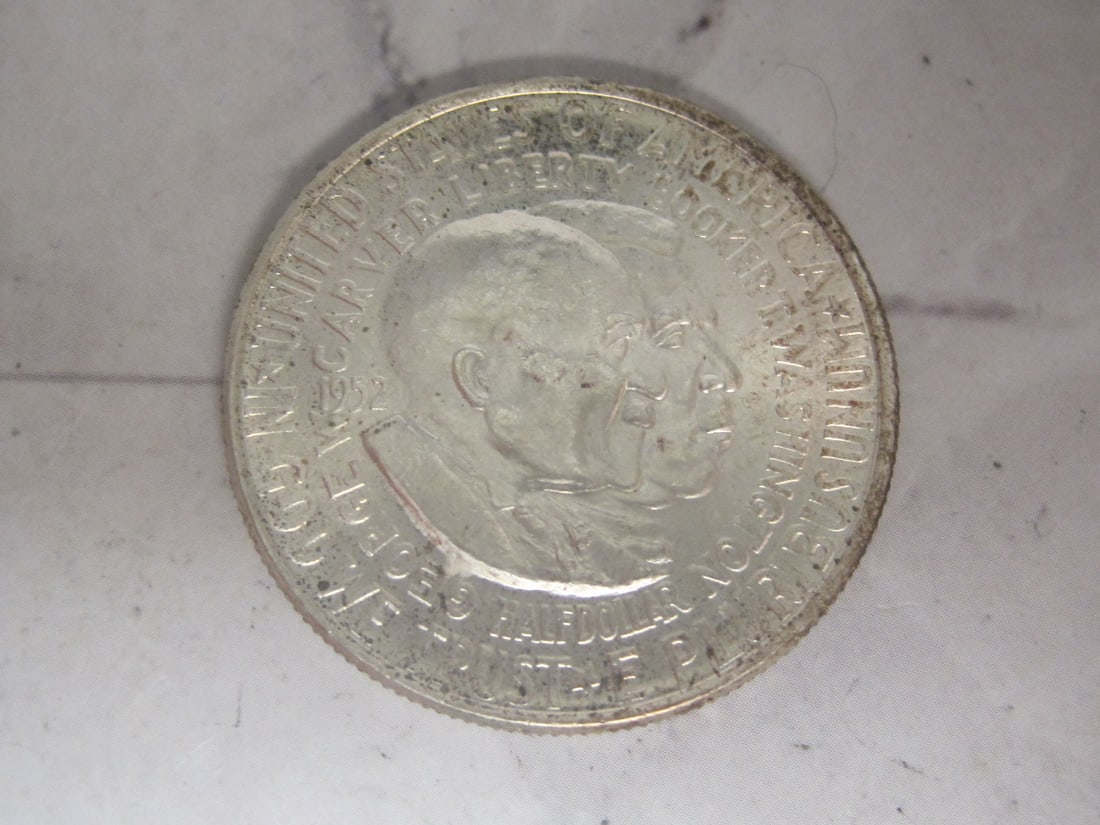 1952 UNC. Special Booker T. Washington/George W. Carver Half Dollar: Special silver commemorative 