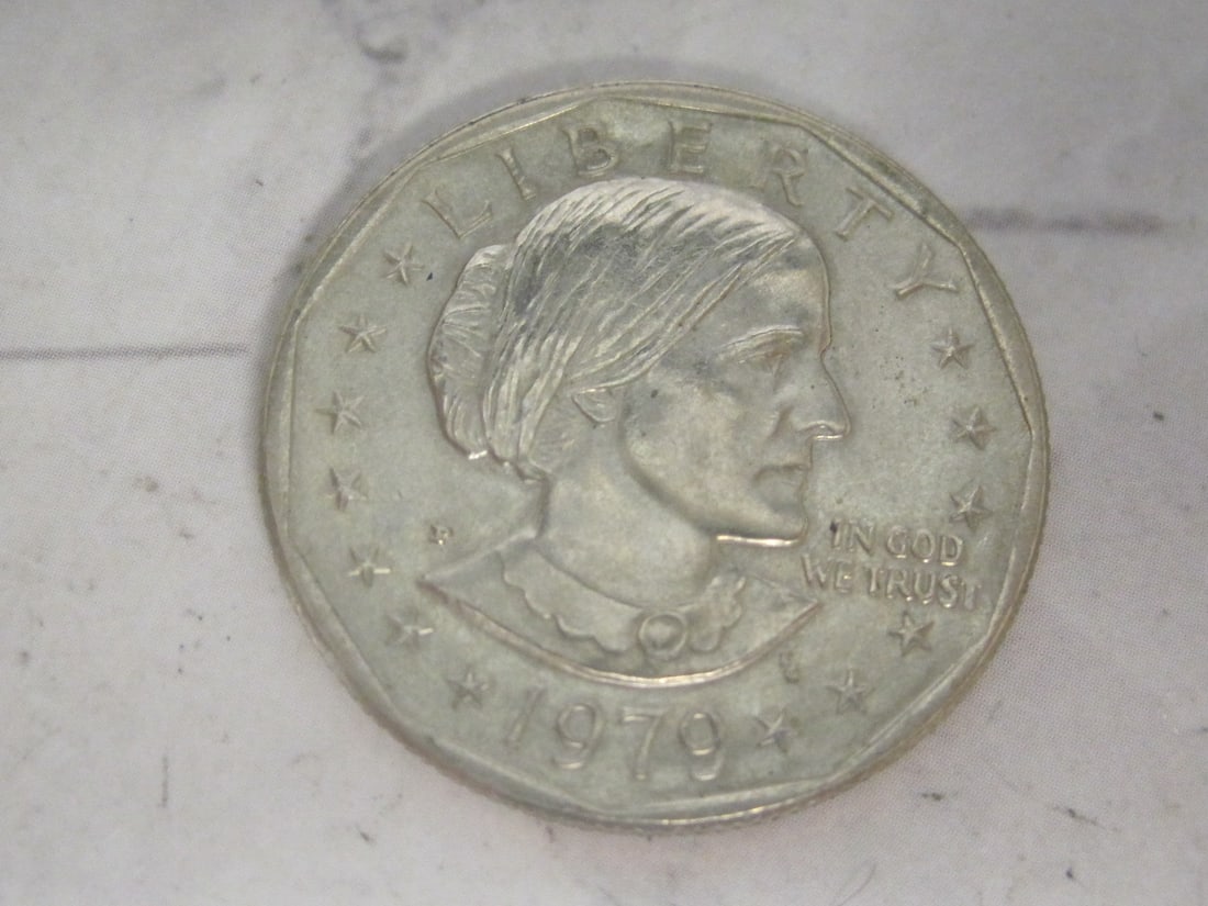 1979 UNC. Wide Rim Varsity S.B. Anthony Dollar: . 