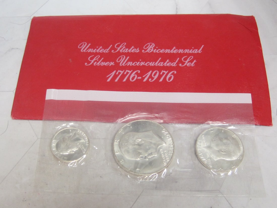 Special 1976 UNC. 3 Piece Silver Bicentennial Coin Set (1 of 3)