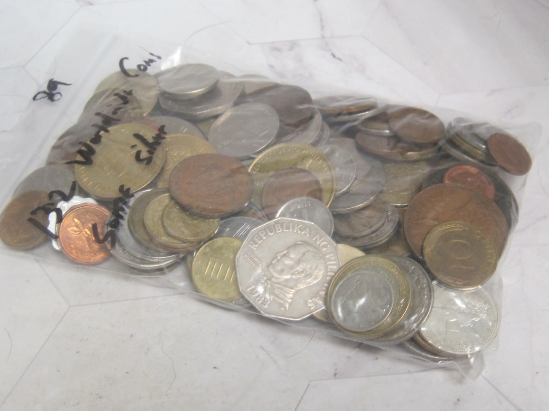Lot of 132 Worldwide Coins (1 of 4)