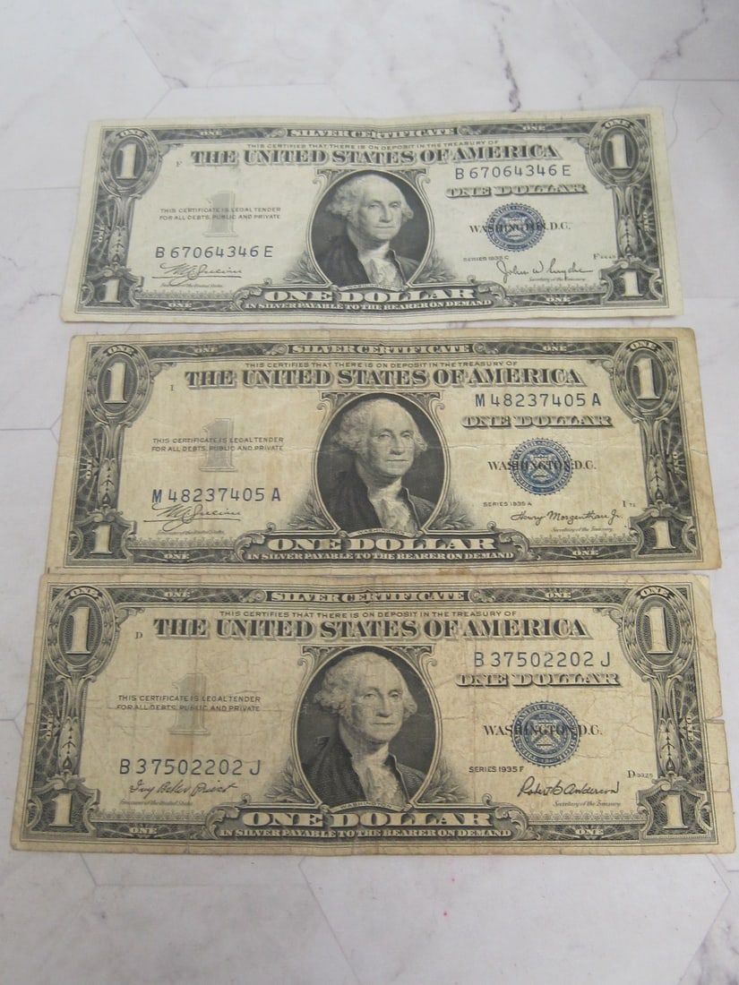 Lot of 3 1935 $1 Silver Certificate (1 of 5)
