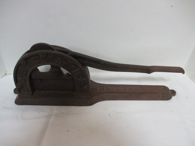 Save the Tags Star Tobacco Cutter: 19 x 8 