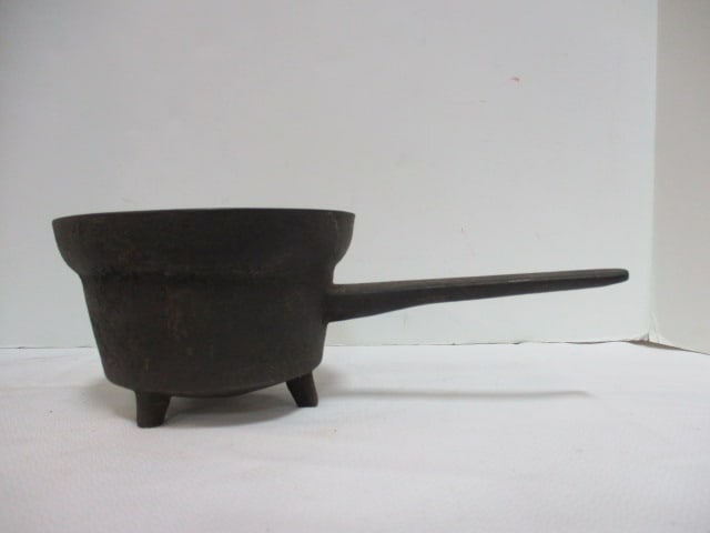 Cast Iron Gypsy Kettle w/3 Legs: 6 1/4 x 4