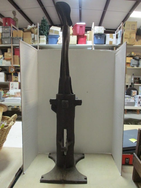 Cast Iron Cobbler's Stand Shoe Last Repair Stand or Boot Last (1 of 14)