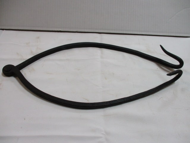 Hearth Cast Iron Handforged Pot Lifter: 19"