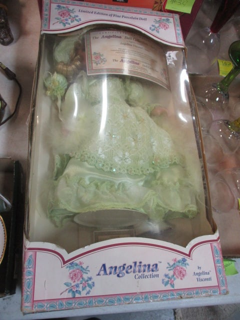 Angelina Visconti Doll in Box Ltd. Ed. 2004: 14"