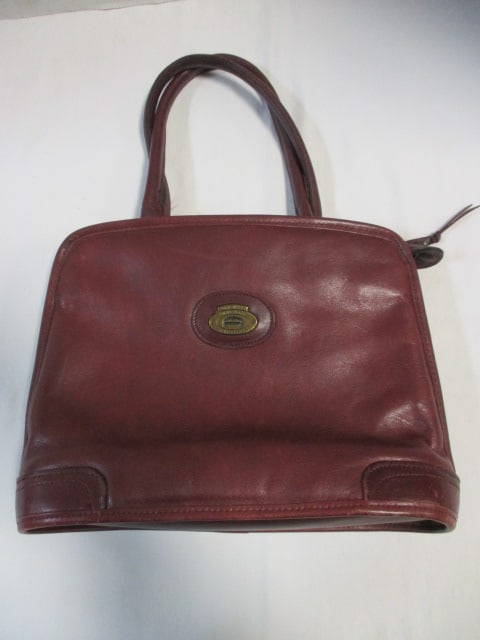 Aigner Leather Purse: . 