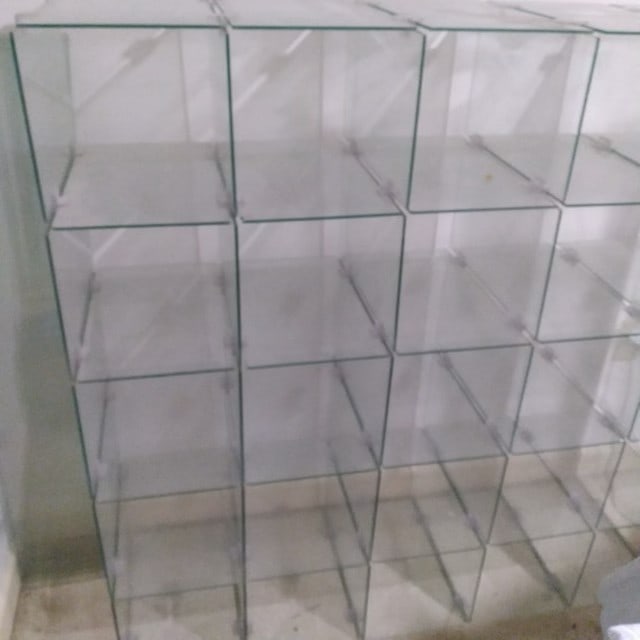 25 Glass Cube Shelf: Unassembled