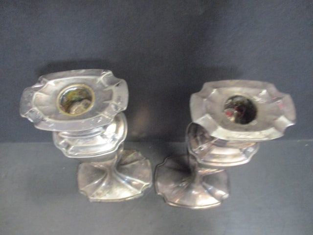 Pair of Vintage Hepplewhite Nickel Silver Electroplate Candle Holders - 2