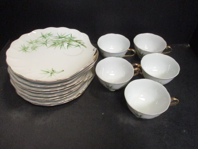 Antique Yada China (Japan) Luncheon Plates and Cups: (10) 8 1/8" plate, (5) 2 1/4" cup, chip 