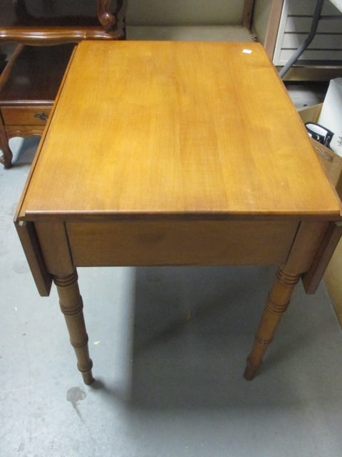 Vintage Conant Ball Furniture Makers 1-Drawer Drop Leaf Side Table (1 of 4)