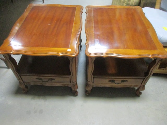 Pair of Vintage Hammary End Tables with Undershelf and Drawer (1 of 6)