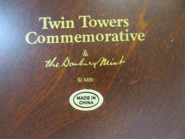 The Danbury Mint "Twin Towers Commemorative" Sculpture and 2 NYC Books - 11