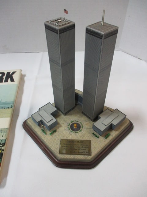 The Danbury Mint "Twin Towers Commemorative" Sculpture and 2 NYC Books - 4