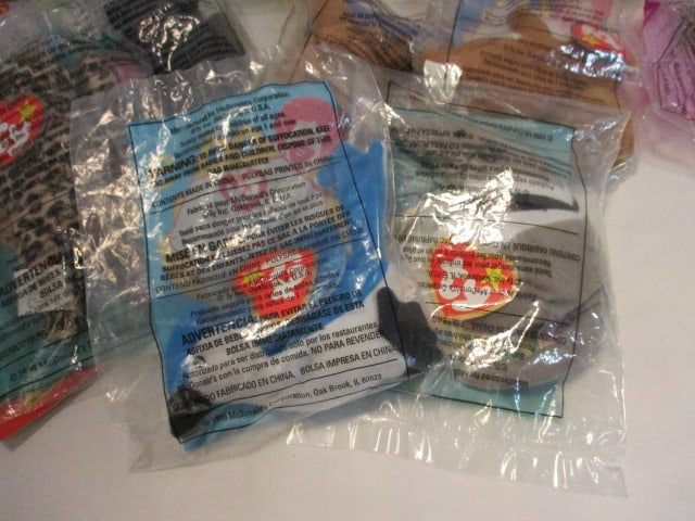 Lot of New Old Stock Miniature Ty Beanie Babies with Collector's Guide - 7