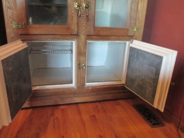 Large Alaska Muskegon Mich, USA Antique Oak Ice Box - 17