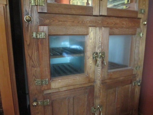Large Alaska Muskegon Mich, USA Antique Oak Ice Box - 3