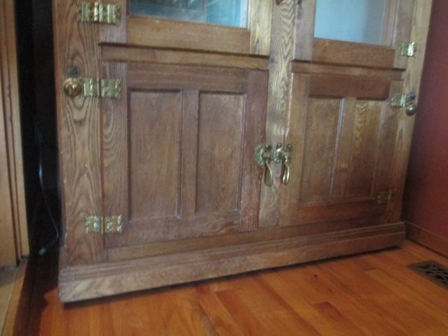 Large Alaska Muskegon Mich, USA Antique Oak Ice Box - 4