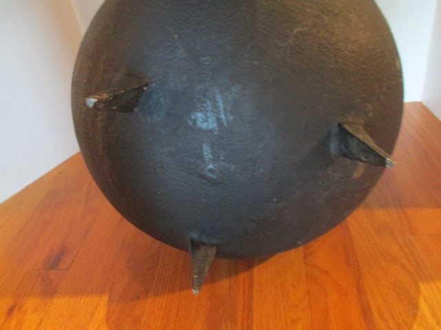 Vintage Cast Iron Caldron - 4