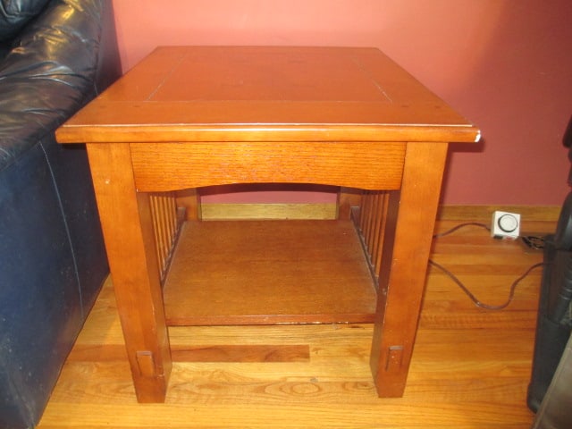 Mission Style Wood End Table (1 of 10)