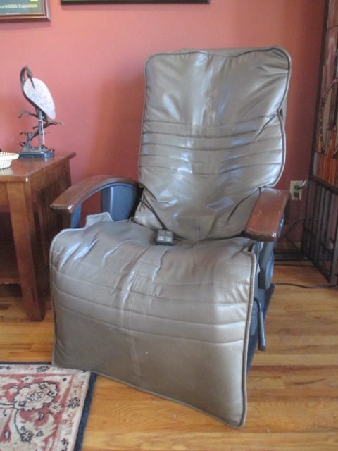 Interactive Health EMS-9 Leather Massage Recliner: 28"w, works great, Local Pickup Only
