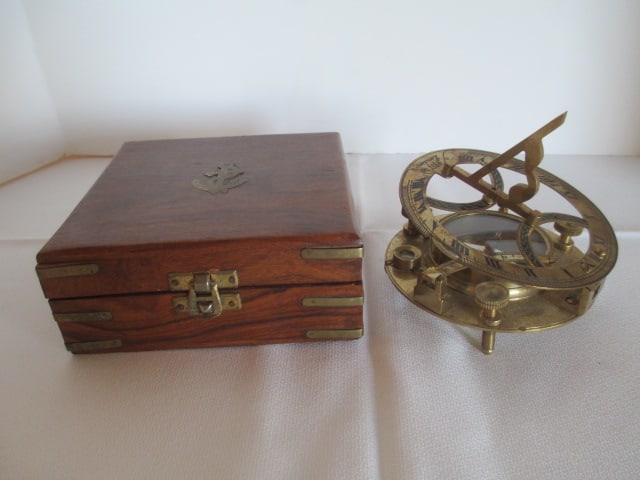 West London Reproduction Brass Sundial Compass in Wooden Presentation Box (1 of 11)