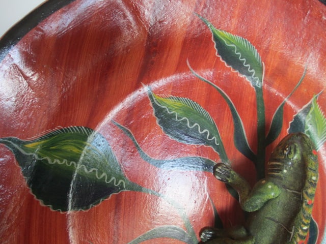 Handpainted 3-D Terra Cotta Iguana on Branch Plate - 4