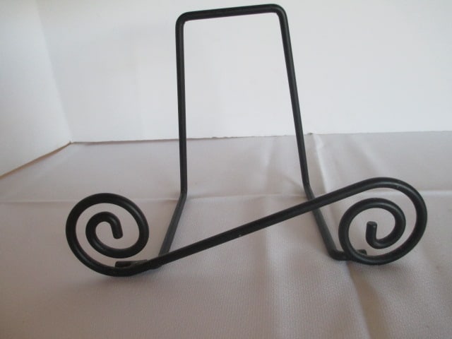 Handpainted 3-D Terra Cotta Iguana on Branch Plate - 8