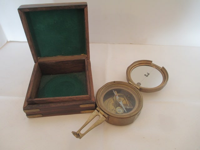2000 Millennium Commemorative Brinton Brass Compass in Wooden Presentation Box: .