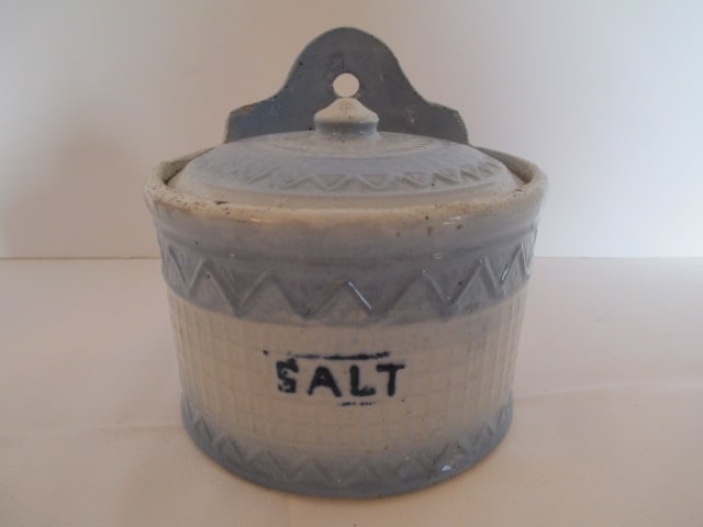 Antique Salt Glaze Salt Box with Lid: 6"dia, grid relief design 