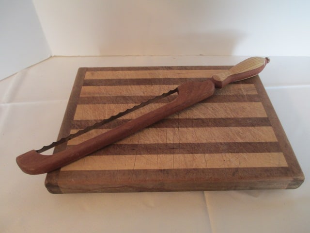Wood Cutting Board and Wooden Handle Bread Knife (1 of 10)