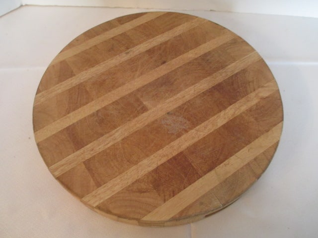 Round Mountain Works Wood Cutting Board and Wooden Handle Bread Knife - 3