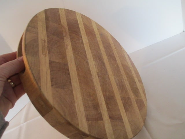 Round Mountain Works Wood Cutting Board and Wooden Handle Bread Knife - 4