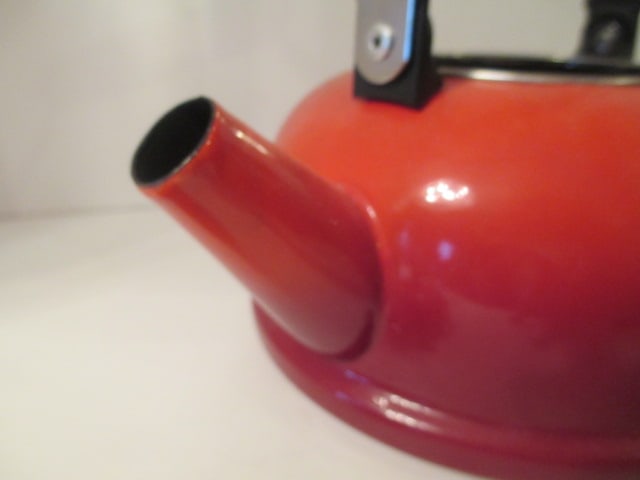 Le Creuset Cerise 1.7 Quart Kettle and Trivet - 10