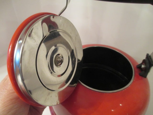 Le Creuset Cerise 1.7 Quart Kettle and Trivet - 8