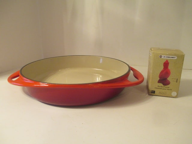 Le Creuset Cerise Enamel over Cast Iron Cake Pan/Pot Lid and Whtie Pie Bird Funnel in Original Box (1 of 6)