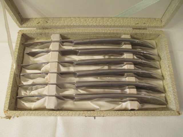 6 Piece Stainless Steak Knife Set in Presentation Box - 2